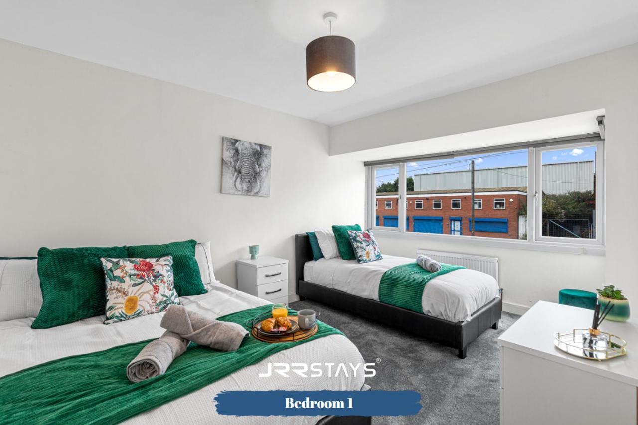 Coseley Tipton 3 Bedroom House Garden Sleeps 7 - Jrr Stays מראה חיצוני תמונה